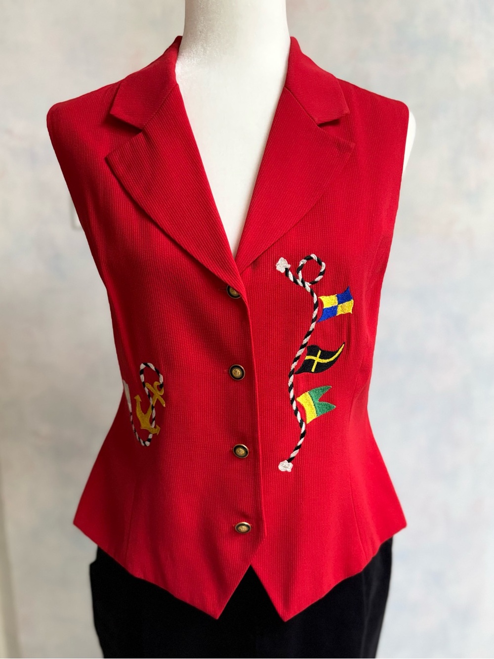 VTG Susan Bristol Nautical Themed Embroidered Red Vest, Beautiful Buttons